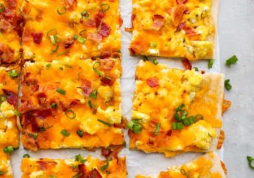 Bacon and Cheddar Breakfast Pizza