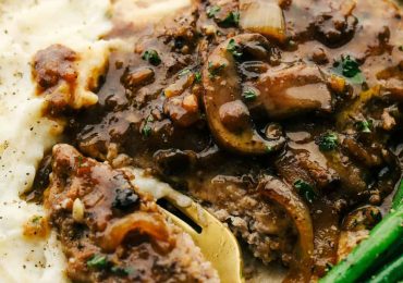 Cube Steaks with Mushroom Gravy