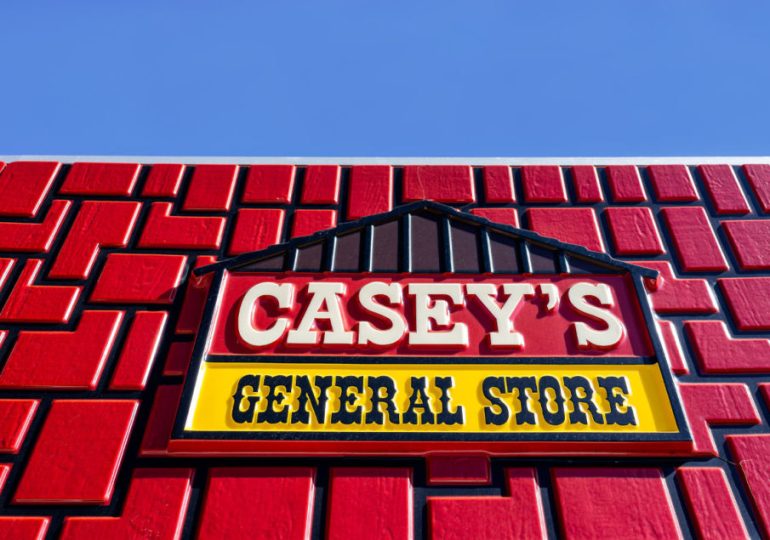 Caseyâ€™s General Store to expand food options, add stores