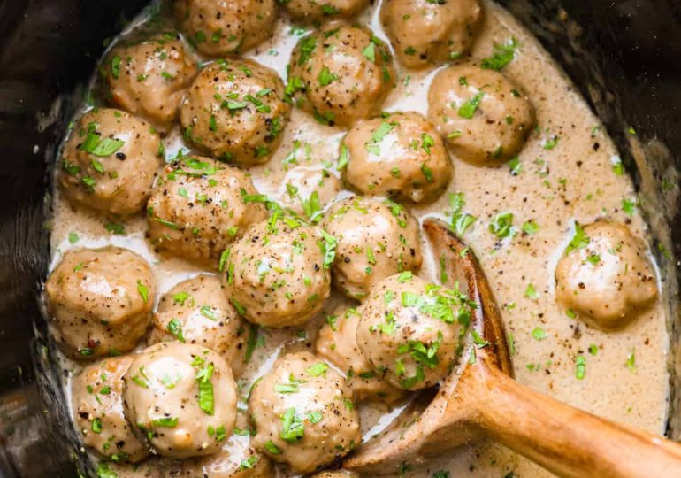 Slow Cooker Swedish Meatballs