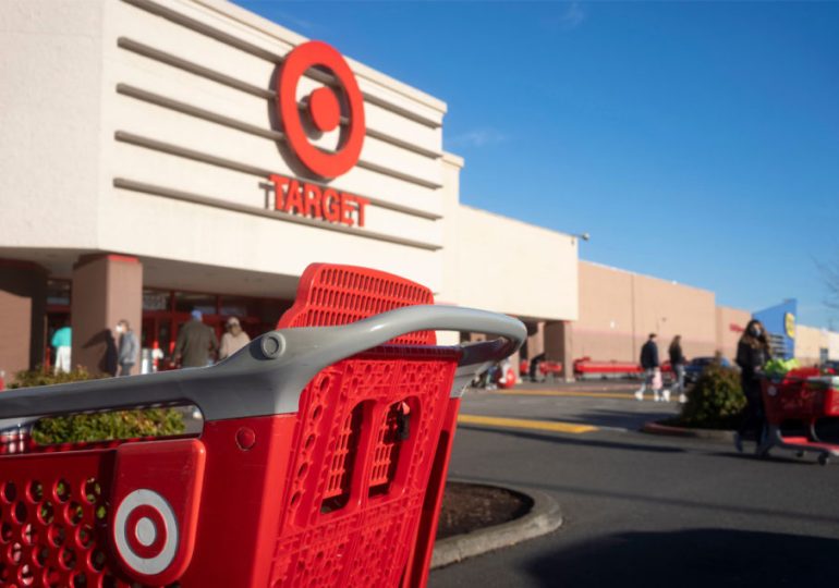 Target earnings up, food sales slip