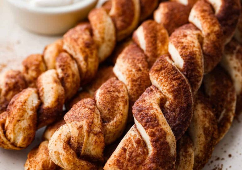 Cinnamon Roll Breadtwists